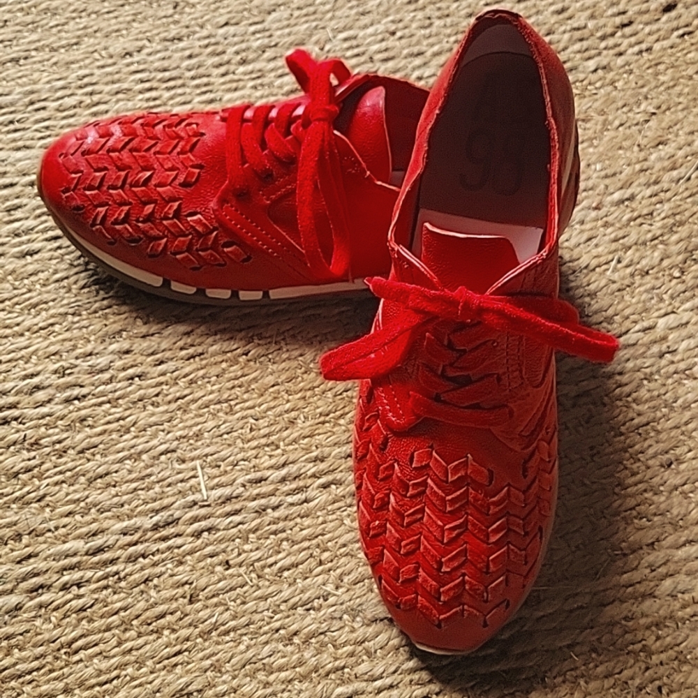 A.S. 98 size 38 Beautiful red tie up shoes Italian Leather